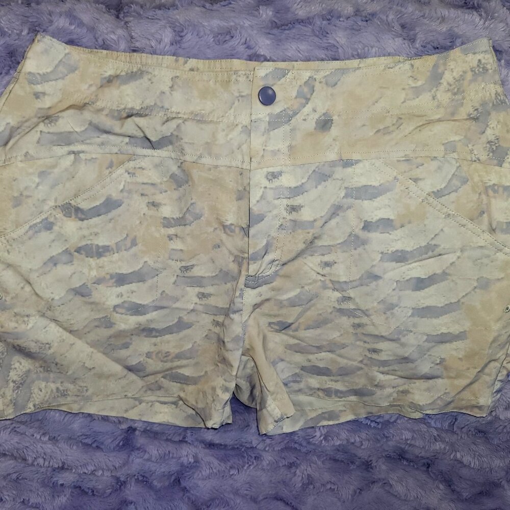 Lightweight lilac tan striped summer shorts